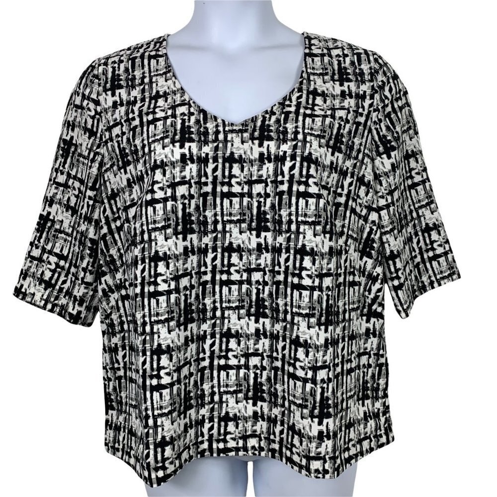 5/$25 DE Collection Large Blouse Black White  VNeck 1/2 Sleeve Back Zip Accent